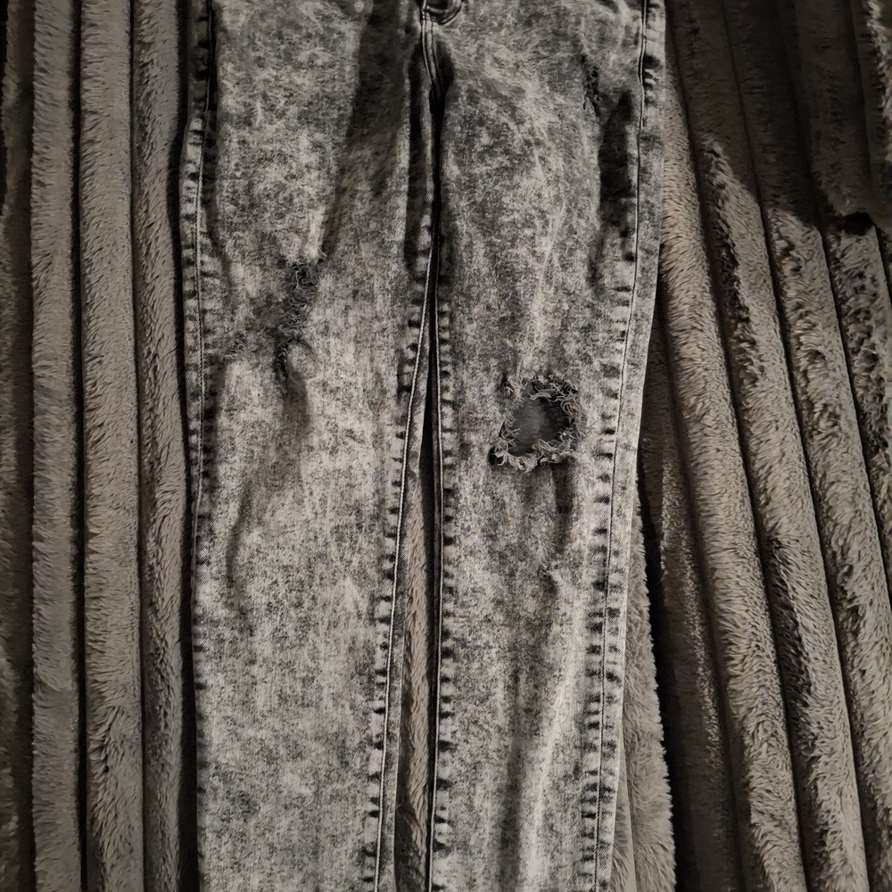 Distressed Gray Women Jeans